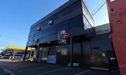 Excelente prédio comercial na Vila Maria Baixa, com 325m² a.u., 2 andares, 7 salas, 4 vagas. Prox. Av. Nadir Dias de Figueiredo (REF 20.863)