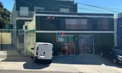 Excelente Prédio Comercial para Venda, 722 m² de área total, distribuídos em 2 andares e uma loja comercial a frente, 6 banheiros, 6 vagas de garagem. REF 20.922.
