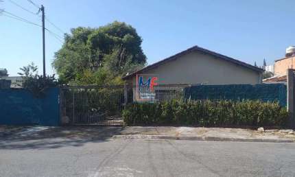 Excelente terreno na Vila Pirajussara, com 986 m² a.u., 28m de testada, ideal para construtoras/incorporadoras. Prox. Estrada do Campo Limpo (REF 20.130)