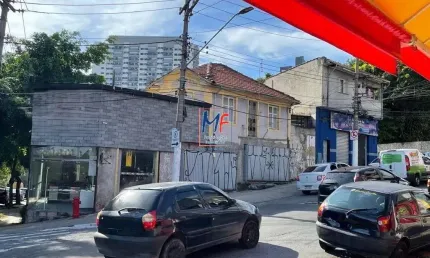 Excelente terreno na vila matilde,  273 m² e  370 m ² a.c.,  2 frentes , composto por 2 salões comerciais, 1 sala comercial e 2 residências. zoneamento zeu (ref 19.890)