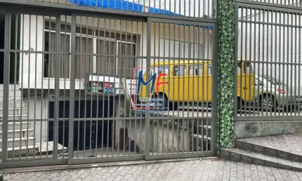 Excelente casa localizada no paraiso, com 162 m² de área útil,  terreno 222 m2 , frente 12 m, com 2 dormitórios, 1 banheiro e 6 vagas de garagem. ref 21.194