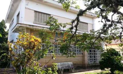 REF 3574 Excelente sobrado no bairro Lapa, com 500 m² A.C. e 600 m² de terreno, 5 dorms sendo 1 suíte, 5 vagas, imóvel precisa de reforma.