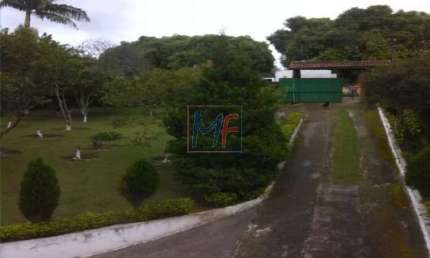 REF: 5389 Excelente sítio em Cotia com dois terrenos total 2.800 m² com casa principal e caseiro, garagem para 4 carros, piscina.