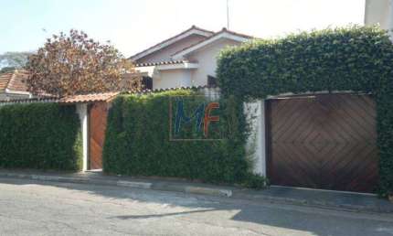 REF 7018 Excelente e lindo Sobrado isolado no bairro Tremembé, com 6 dormitórios, 4 salas, 3 vagas de garagem, próximo Horto Florestal.