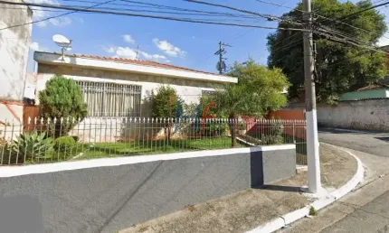 REF 7478 - Linda casa de esquina, no Jardim São Carlos ( Ermelino Matarazzo) com 2 dorms, edicula e espaço para 7 vagas de carros, 144 m² .