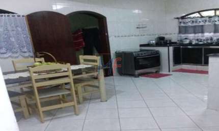 REF  7867 - Sobrado com 240 m² ,4 dorms(2 suítes) e 4 vgs- Sto André !