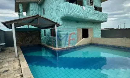 Casa no bairro jardim Jamaica, com 6 dorms (sendo 2 suítes), 5 vagas, 520 m² A.C. 850 m² terreno. Área de lazer. Aceita Permuta. (REF: 10.579)