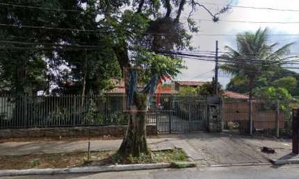Linda casa térrea na Lapa, com 4 quartos( 3 suítes), 4 banheiros, 5 vagas, 560 m² terreno ,358 m² a.c.. Zon ZER 1 Estuda permutas. REF: 10.677
