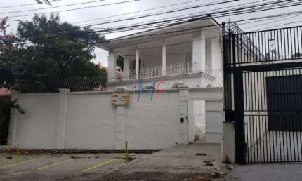 REF: 10.701 Excelente casa assobradada  imóvel comercial  terreno  com 600 m² e 450 m² de A.C no bairro Pacaembu. Ótima localização.