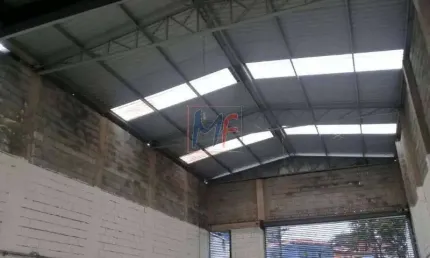 REF: 11.092 Ótimo Galpão com 250 m², 200 m² de A.C., 4  vagas de garagem, no bairro Vila do Castelo, ao lado Shopping Interlagos.