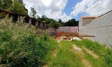 REF 11.244 Excelente Terreno Plano com 360 m² ,testada 10 m², fundo 30 m²  mais um L de 60 metros no bairro Centro,  Estuda permuta.