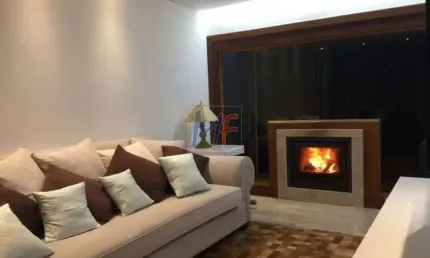 REF 11.368 Excelente Casa no bairro Alto da Boa Vista, com 5 dorms sendo 1 suíte, 2 vagas, com 700 m²A.C. , 1110 m² terreno.