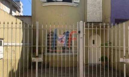 Linda casa no bairro no bairro Cambuci, com 200m² de a.t, 150m² de a.c, 4 dorms (1 com closet), 3 salas, 2 banheiros, 2 vagas. - REF 12.264