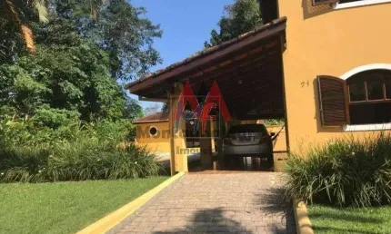 REF: 12.607 Excelente Sobrado localizado no Condomínio Park Imperial, Caraguatatuba, com 4 quartos sendo 3 suítes, piscina , área lazer.