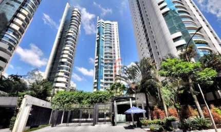 REF: 12.981- Excelente Apartamento localizado no bairro Paraíso do Morumbi, 336 m² de área útil, 4 dorms, sendo 4 suítes, 5 vagas.
