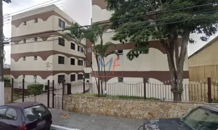 REF: 13.363 - Belo apartamento no bairro Vila Domitila, de esquina com o supermercado Semar, 2 dorms, sala, cozinha, 1 vaga 55 m².