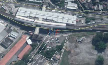 Terreno no bairro Santo Amaro, de esquina com 2.450 m², zoneamento ZEU.  Duas frentes .Não aceita nenhum tipo de permutas. (REF 13.753)