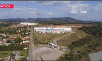 Galpão em condomínio fechado no bairro Pinhal em Cabreúva, com total de 9.484  m² são 4 módulos de de 2.371 m² cada. REF: 13.931