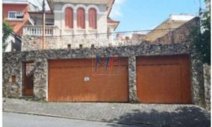 Lindo Sobrado na Mooca, com 500 m2 a.c.  , terreno com 645 m2, ZM , 3 dorms., 3 vagas, amplo quintal com salão de festas, churrasqueira, ótima localização. REF. 14.705