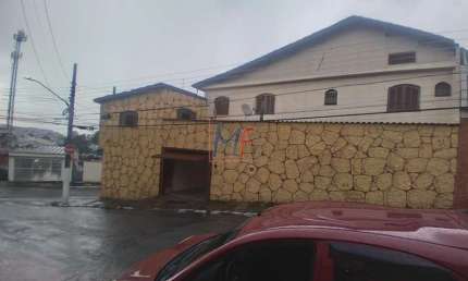 REF: 15.368 - Lindo sobrado na Vila Industrial, com 280 m²a.u., , 3 dormitórios sendo 1 suíte, sala, cozinha, salão, churrasqueira, 2 vagas.