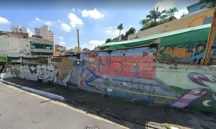 Terreno na Bela Vista com 4 lotes sendo um total de 750 m² , zoneamento ZEIS-3, pode aceitar parte em permuta 30 % . REF: 15.526