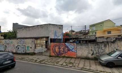 Terreno de esquina no Jardim Ângela de  724 m² e área construída 490 m² ,região farta de comércios, testada 43 m, Zon. ZC.  REF 15.842