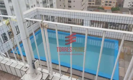 Linda Cobertura Tripex com 3 dormitórios, Piscina e 3 Vagas de Garagem no Bairro da Ponta da Praia em santos/SP.