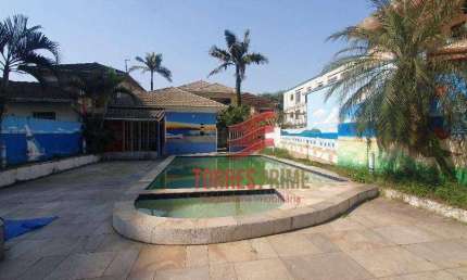 Casa 4 dormitórios 3 suítes, piscina e área de lazer