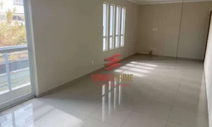 Sobrado triplex em um Village no Boqueirão próximo à praia!