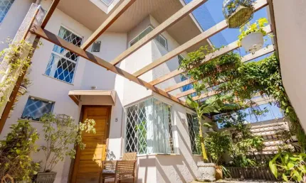 Sobrado com 3 quartos  para alugar, 129.90 m2 por r$3400.00  - boqueirao - curitiba/pr