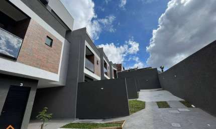 Casa com 3 quartos  à venda, 124.66 m2 por R$688000.00  - Uberaba - Curitiba/PR