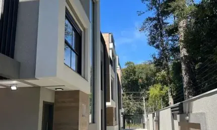 Casa em Condomínio com 3 quartos  à venda, 135.95 m2 por R$1250000.00  - Portao - Curitiba/PR