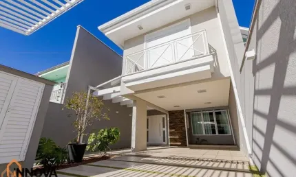 Sobrado com 4 quartos  à venda, 265.00 m2 por R$1390000.00  - Hauer - Curitiba/PR