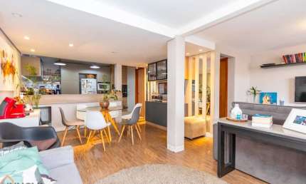 Sobrado em Condomínio com 3 quartos  à venda, 83.00 m2 por R$479000.00  - Capao Raso - Curitiba/PR