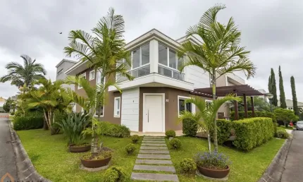 Casa em Condomínio com 4 quartos  à venda, 250.00 m2 por R$1990000.00  - Xaxim - Curitiba/PR