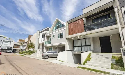 Casa em Condomínio com 4 quartos  à venda, 256.99 m2 por R$1890000.00  - Xaxim - Curitiba/PR