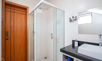 Sobrado em Condomínio com 3 quartos  à venda, 160.00 m2 por R$889000.00  - Alto Boqueirao - Curitiba/PR