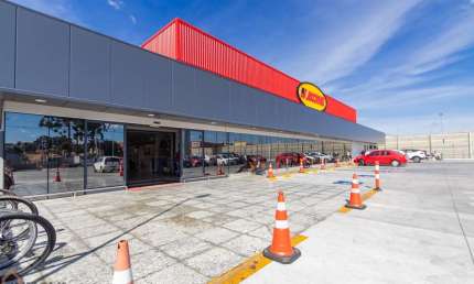 Loja em Supermercado para alugar, 20.75 m2 por R$1200.00  - Sitio Cercado - Curitiba/PR