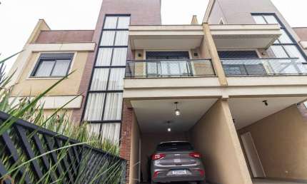 Sobrado em Condomínio com 3 quartos  à venda, 145.32 m2 por R$950000.00  - Xaxim - Curitiba/PR