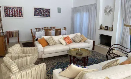 Belo sobrado com uma linda vista, disponível para venda no condomínio campos de santo antônio  em itu/sp!!