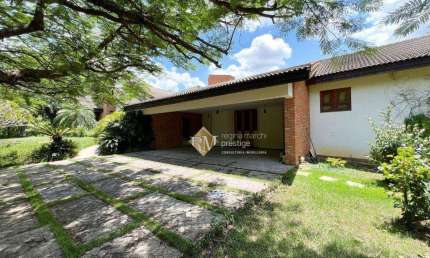 Beli´ssima reside^ncia te´rrea, situada em um lindo terreno de esquina com 2.600 m², no condomi´nio Terras de Sa~o Jose´ 1, em Itu./SP