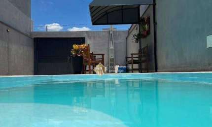 Edícula com Piscina - Perfeita para Lazer ou Renda Extra!
