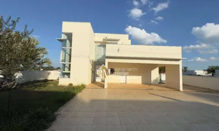 Uma casa com espaço, conforto e cheia de possibilidades para deixar do seu jeito!