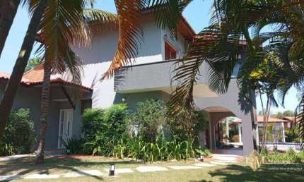 Belíssima casa assobradada à venda no Condomínio Moradas São Luiz em Salto/SP!!
