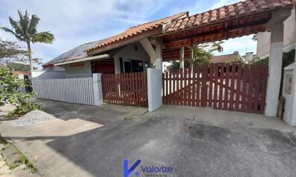 Casa com 3 quartos à venda na Avenida Paranaguá, 151, Costa Azul, Matinhos