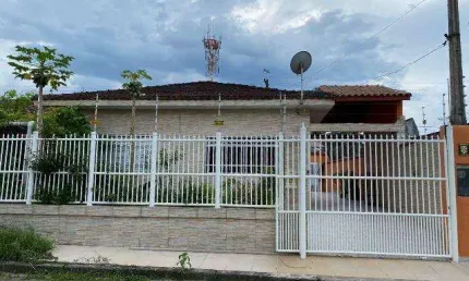 Casa para Venda em Mongaguá, Jardim Praia Grande, 3 dormitórios, 1 suíte, 1 banheiro, 4 vagas