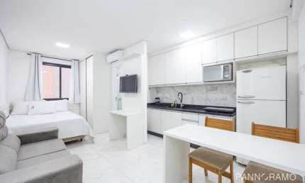 Studio Mobiliado de 40m² para Alugar no Centro de Curitiba: Conforto e Sofisticação no New Faivre