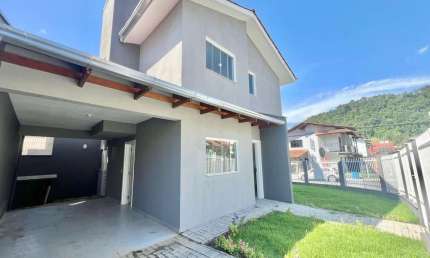 Sobrado com 3 dormitórios à venda, 109 m² por R$ 640.000,00 - Salto Weissbach - Blumenau/SC