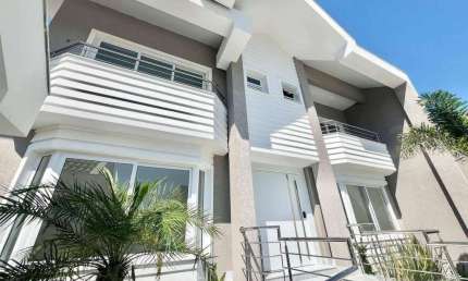 Casa com 3 dormitórios à venda, 423 m² por R$ 2.980.000,00 - Escola Agrícola - Blumenau/SC