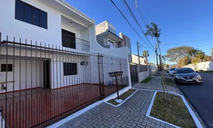 Casa com 3 quartos para alugar na Rua Santa Mariana, 21, Cajuru, Curitiba